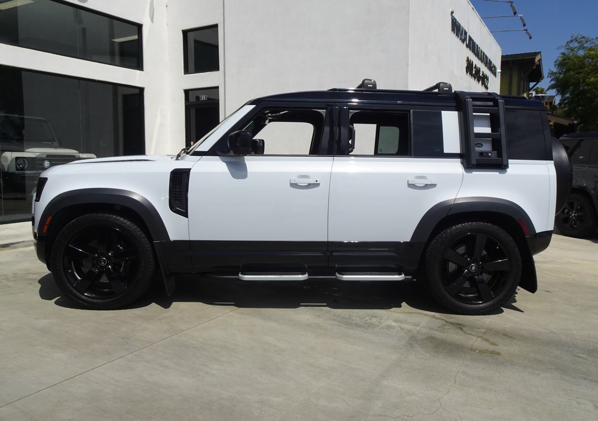 Used 2023 Land Rover Defender 110 AWD/4WD image 3