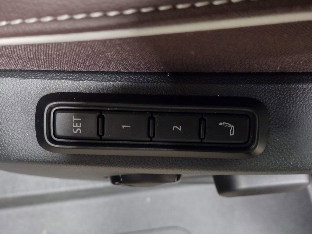 New 2025 Volkswagen ID. Buzz Pro S image 46