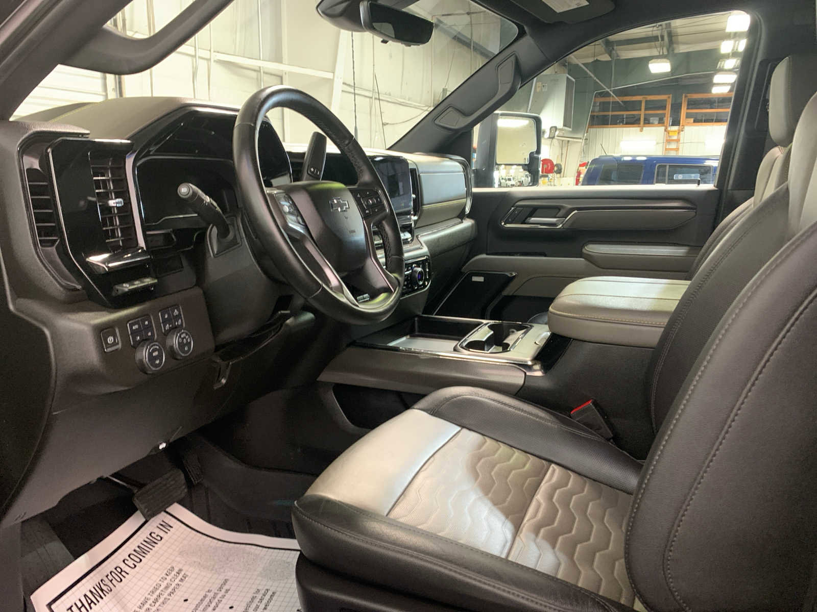Used 2024 Chevrolet Silverado 2500 ZR2 w/ Technology Package image 10