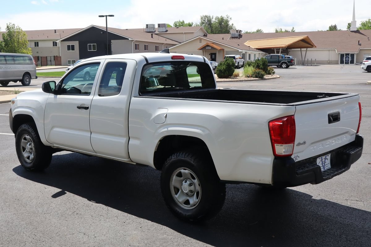Used 2016 Toyota Tacoma SR AWD/4WD image 9