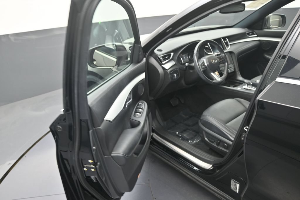 Used 2021 INFINITI QX50 Luxe w/ Appearance Package FWD image 10