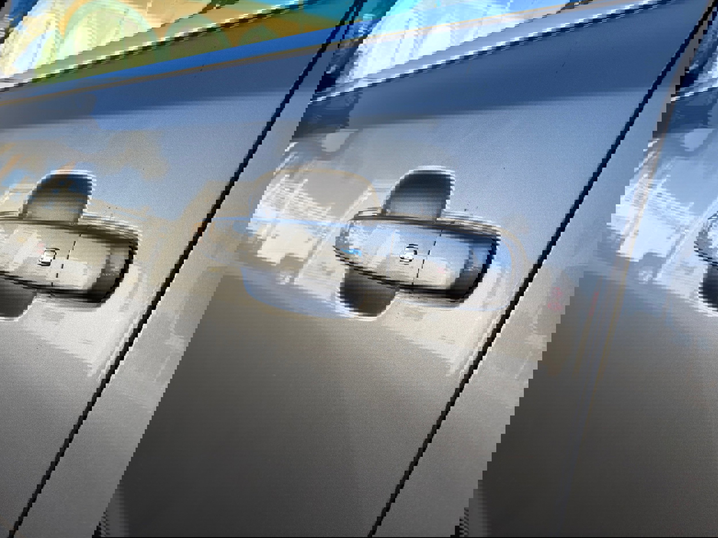 Used 2023 GMC Acadia SLT image 38