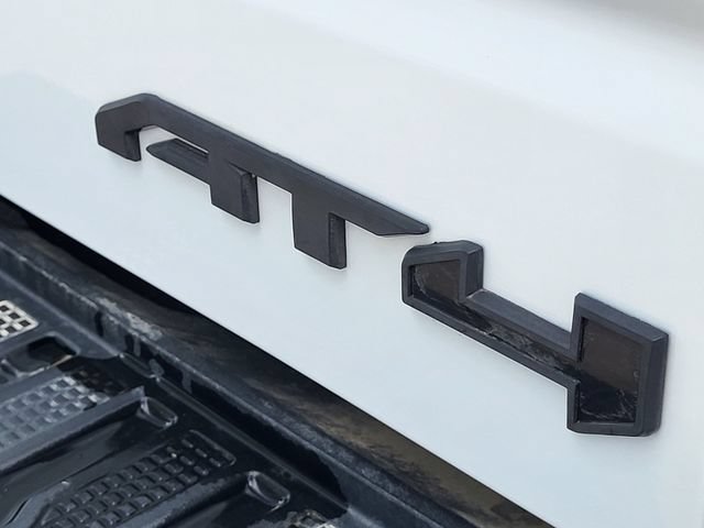Used 2023 GMC Sierra 1500 AT4 w/ AT4 Premium Package AWD/4WD image 7