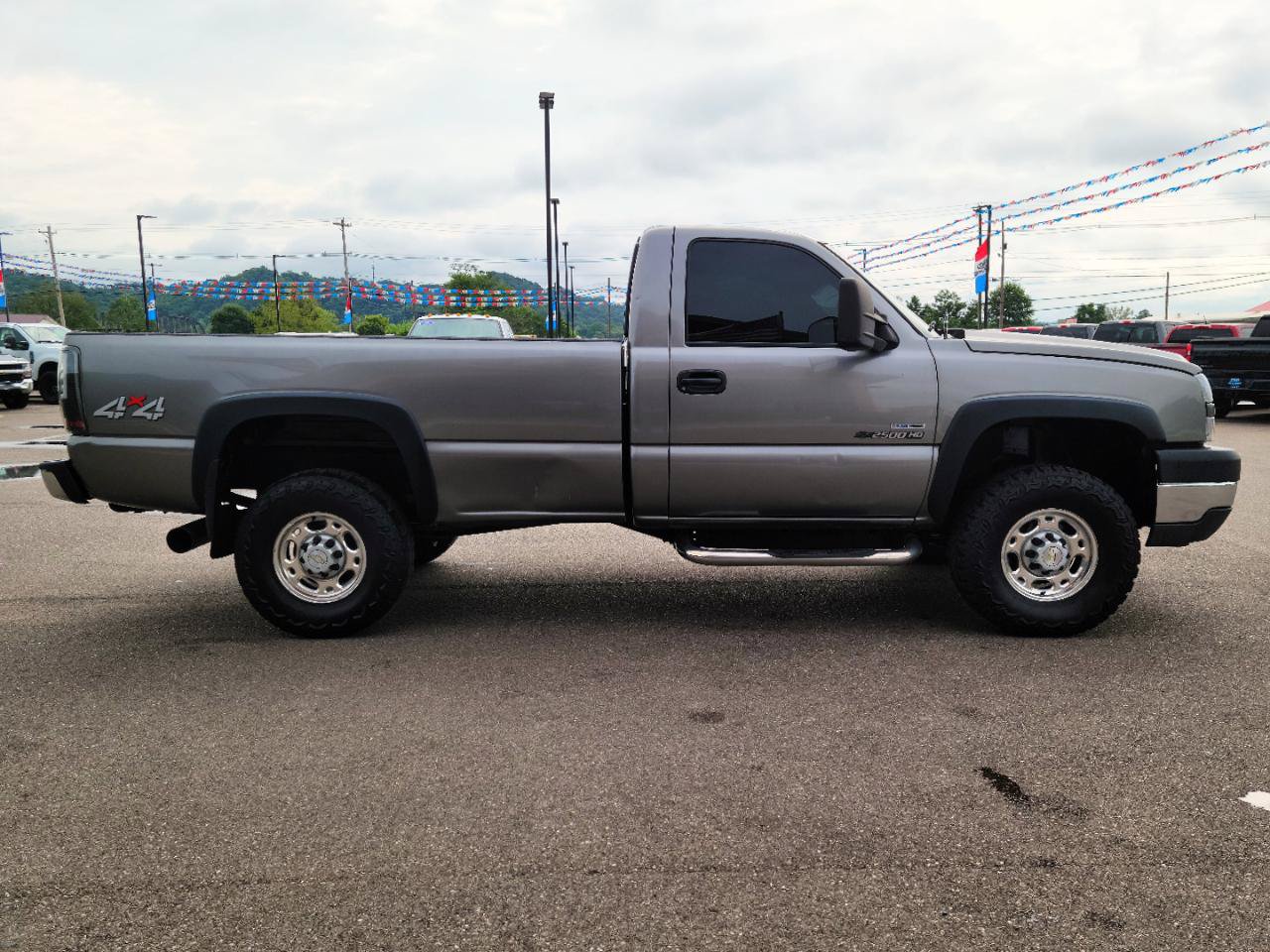 Used 2006 Chevrolet Silverado 2500 W/T w/ Heavy-Duty Power Package AWD/4WD image 15
