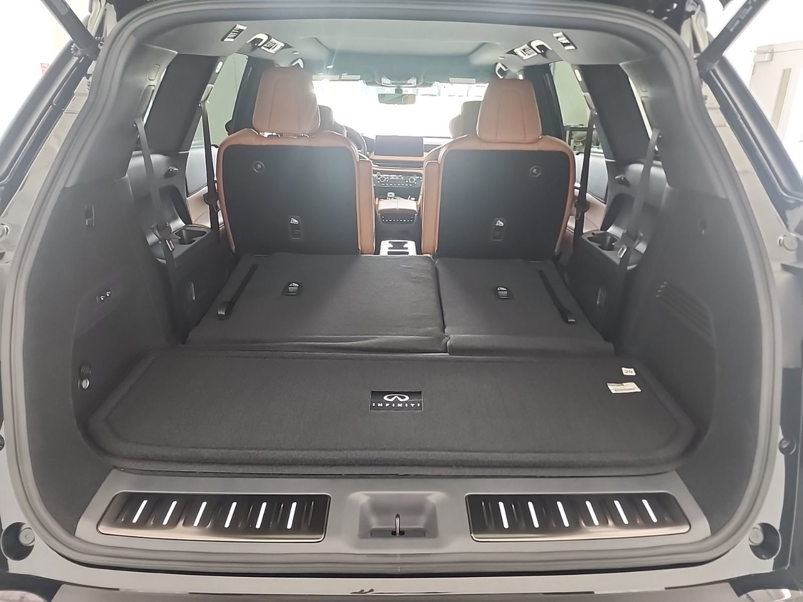 New 2026 INFINITI QX60 Autograph w/ Dark Cargo Package image 18