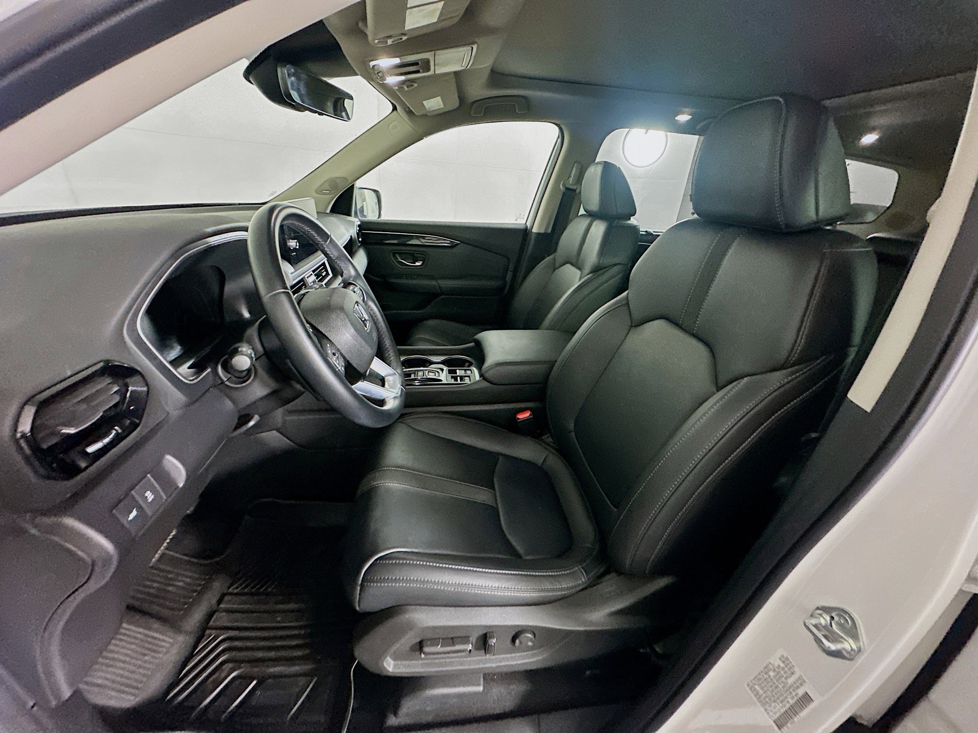 Used 2023 Honda Pilot Touring image 13