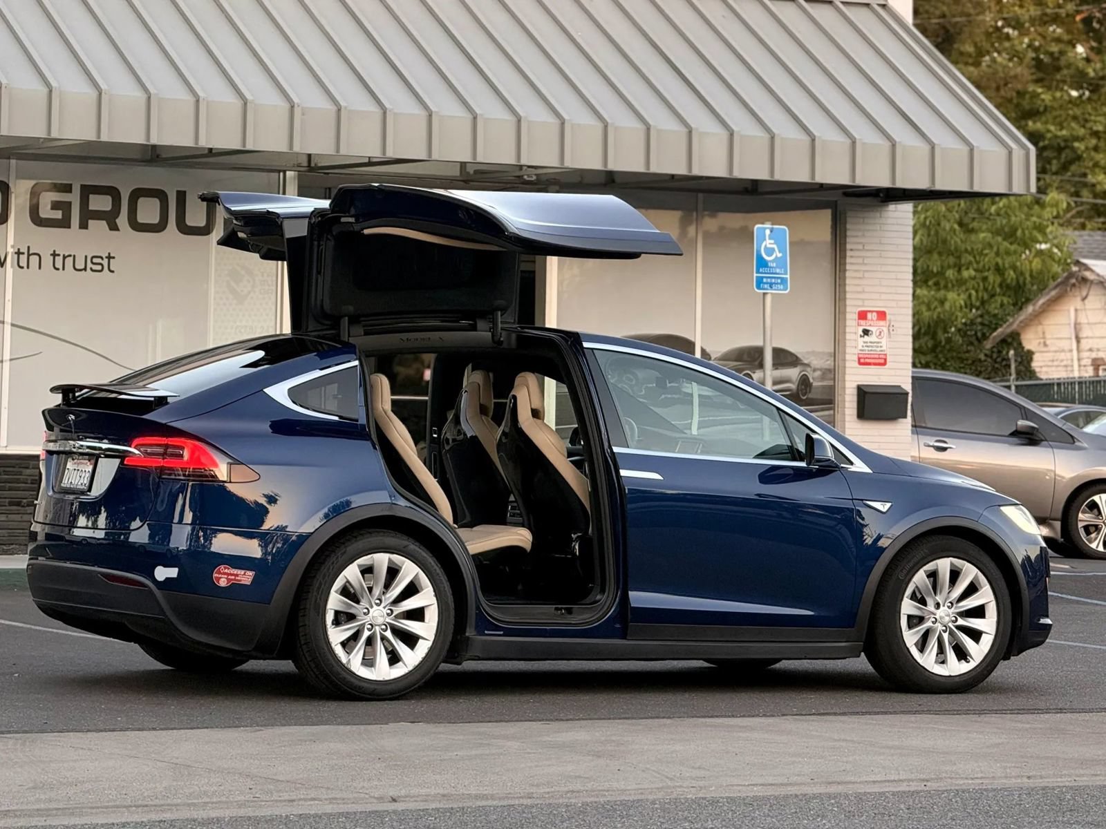 Used 2016 Tesla Model X 75D AWD/4WD image 6