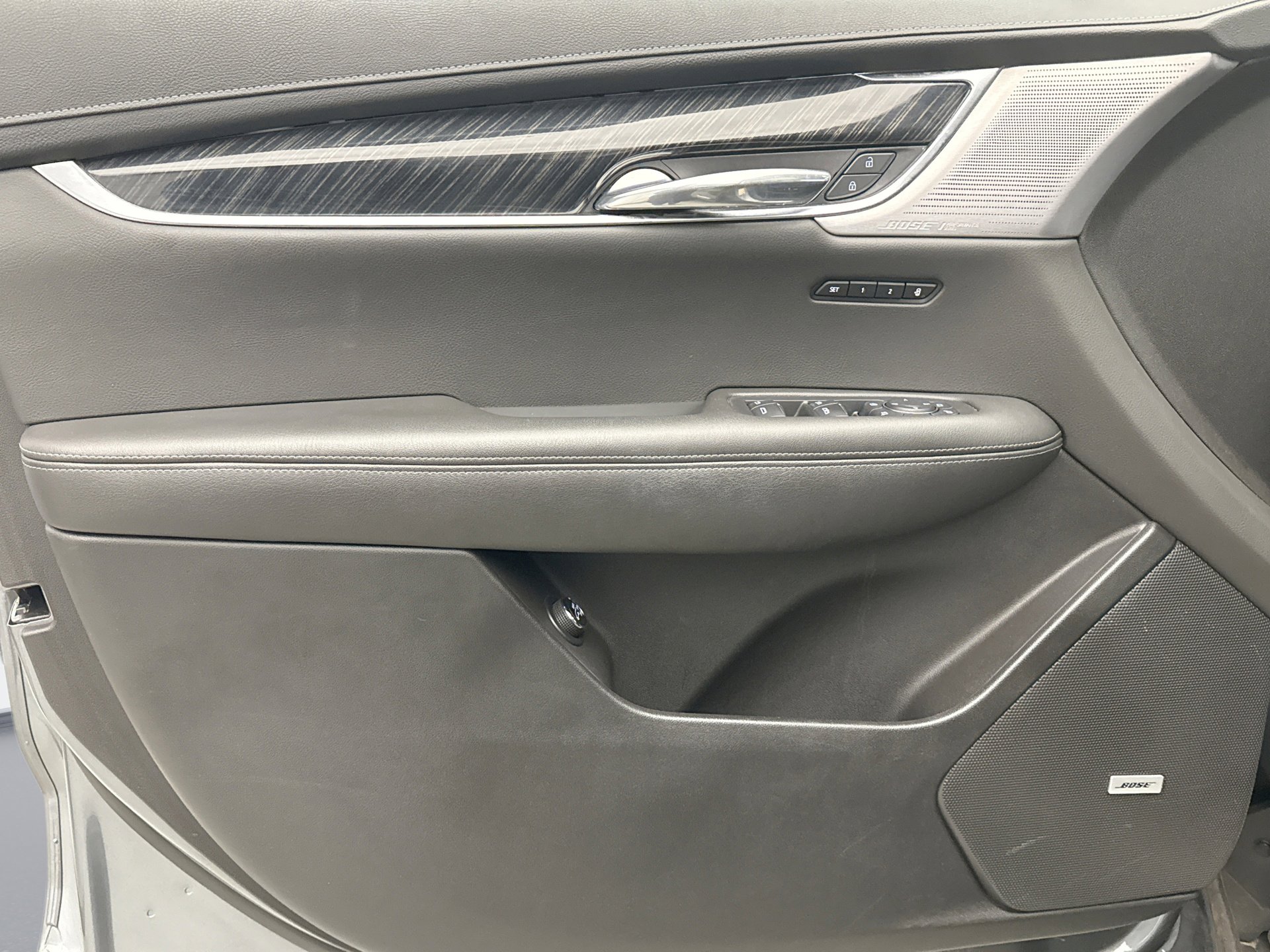 Used 2022 Cadillac XT6 Premium Luxury image 9