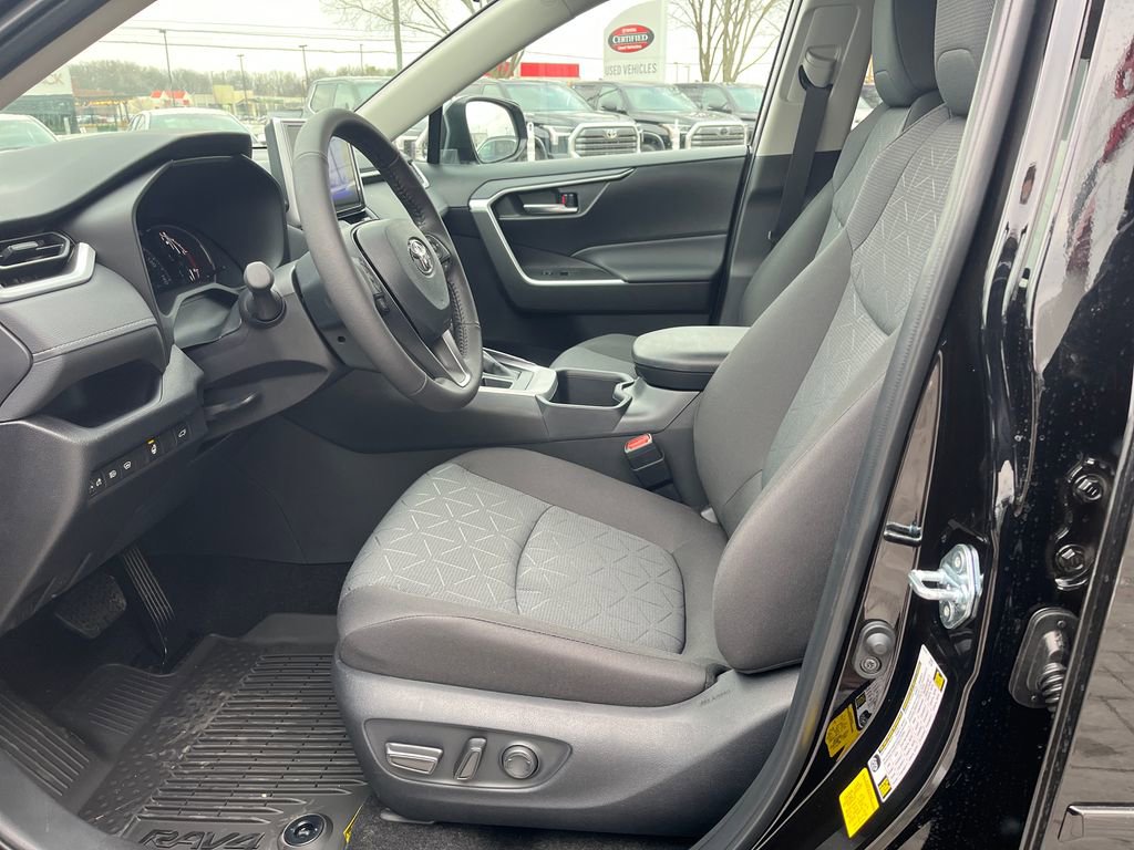 New 2025 Toyota RAV4 XLE image 10