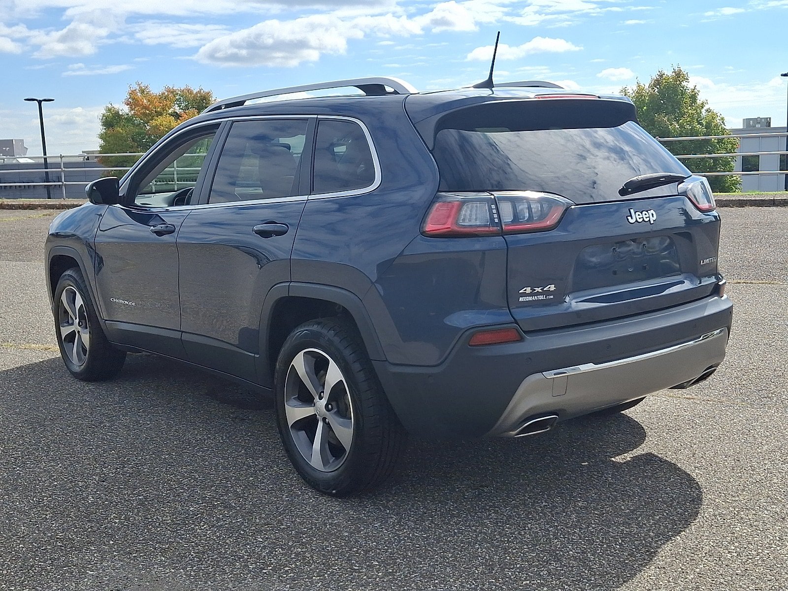 Used 2021 Jeep Cherokee Limited AWD/4WD image 4