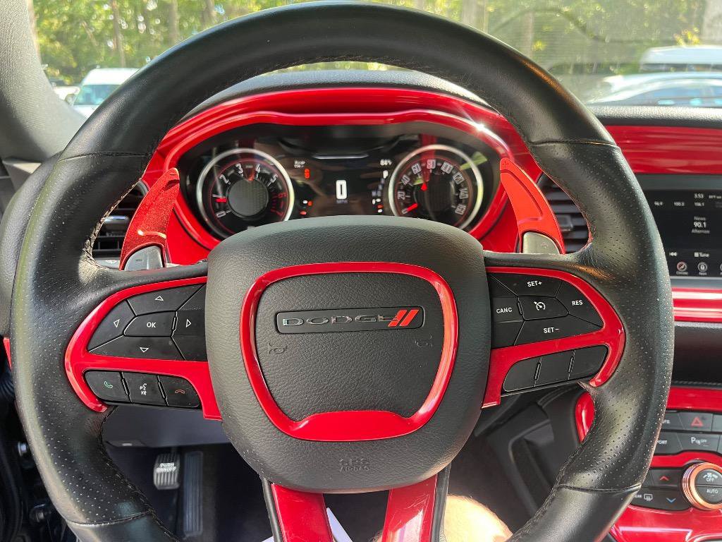 Used 2018 Dodge Challenger R/T RWD image 18