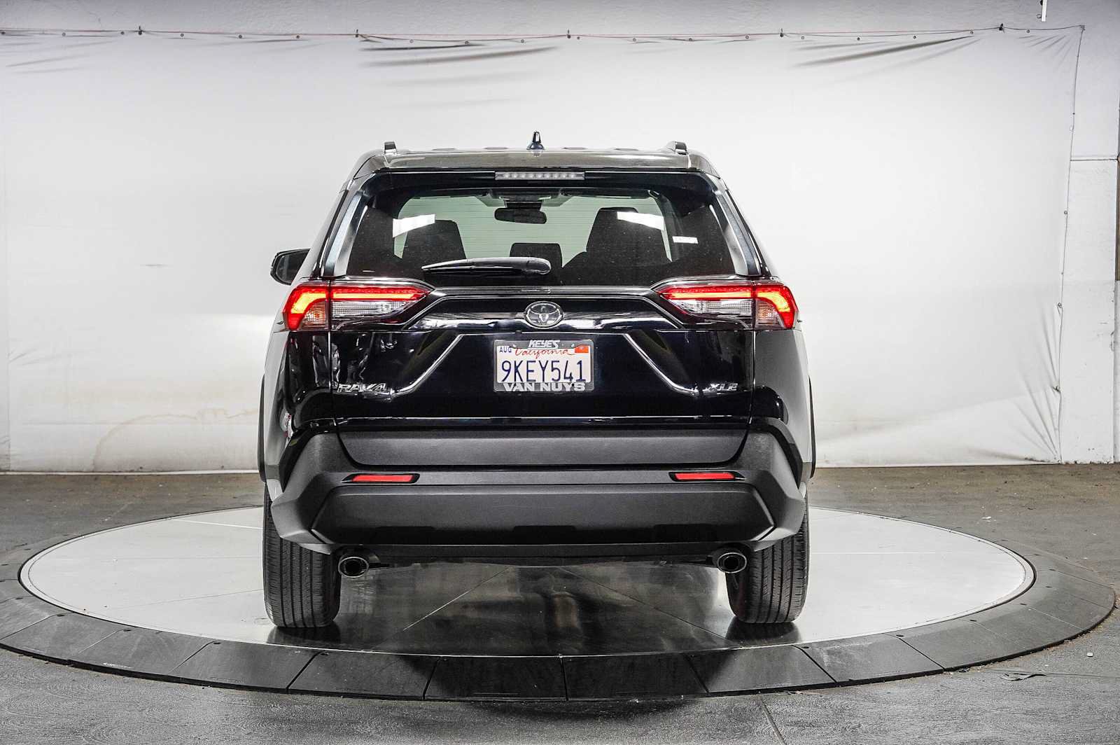 Certified 2023 Toyota RAV4 XLE w/ Convenience Package FWD image 4