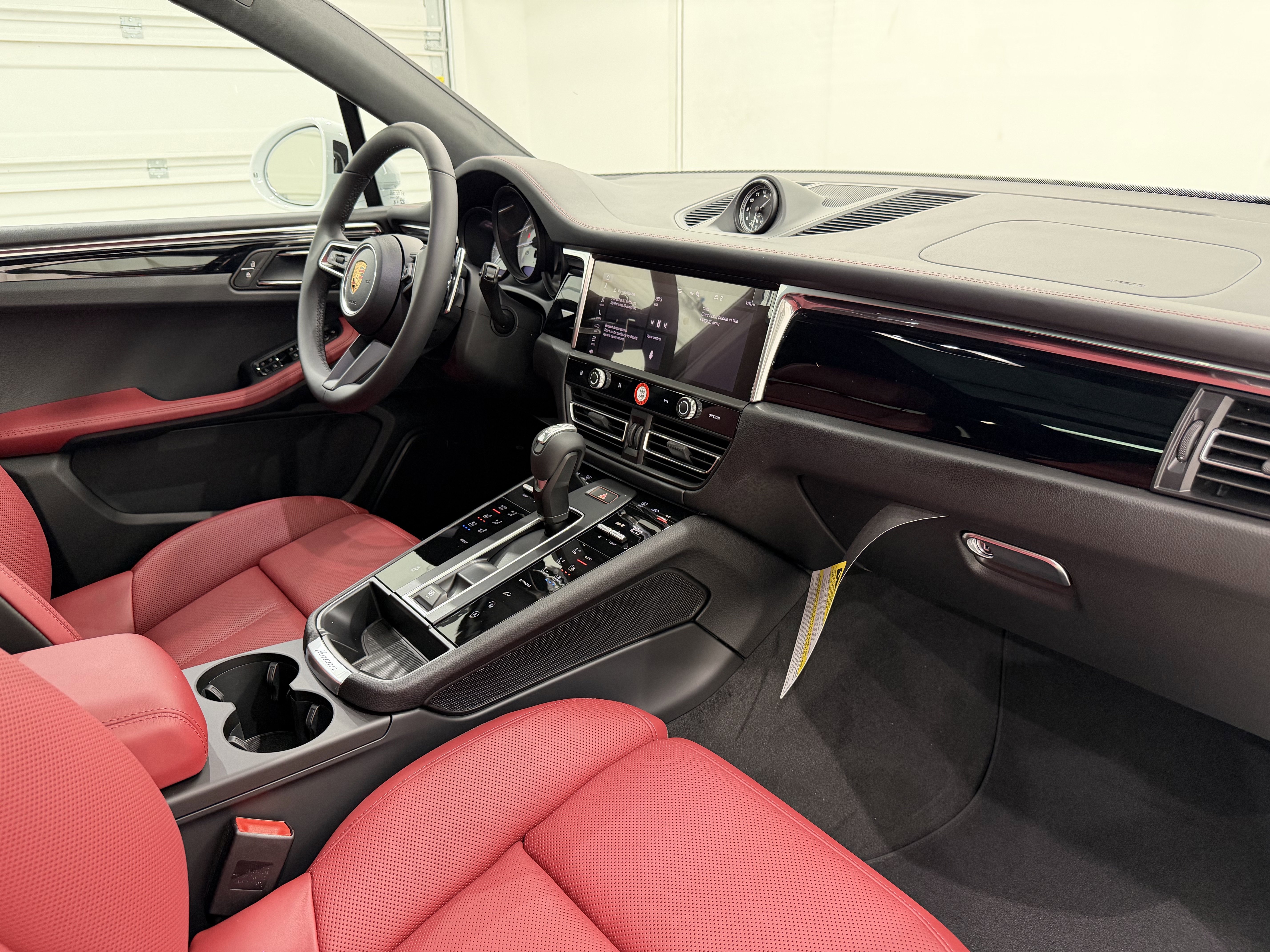 New 2026 Porsche Macan image 24