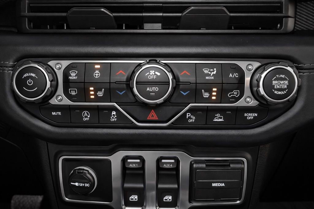 Used 2026 Jeep Wrangler Rubicon image 23
