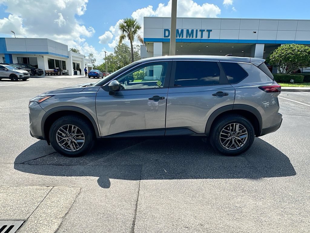 Used 2024 Nissan Rogue S FWD image 8