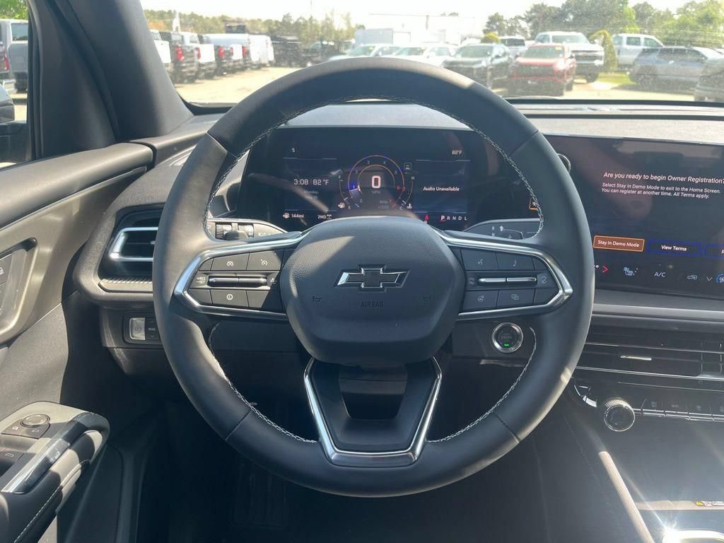 New 2026 Chevrolet Traverse Z71 w/ Driver Confidence Package AWD/4WD image 18