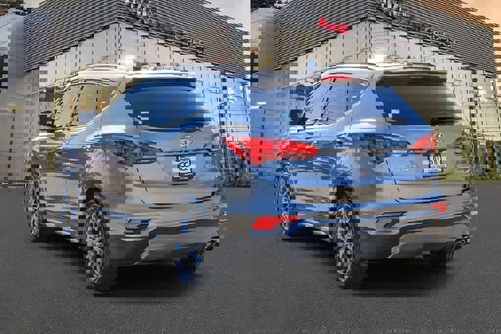 Used 2018 Hyundai Santa Fe Sport image 2