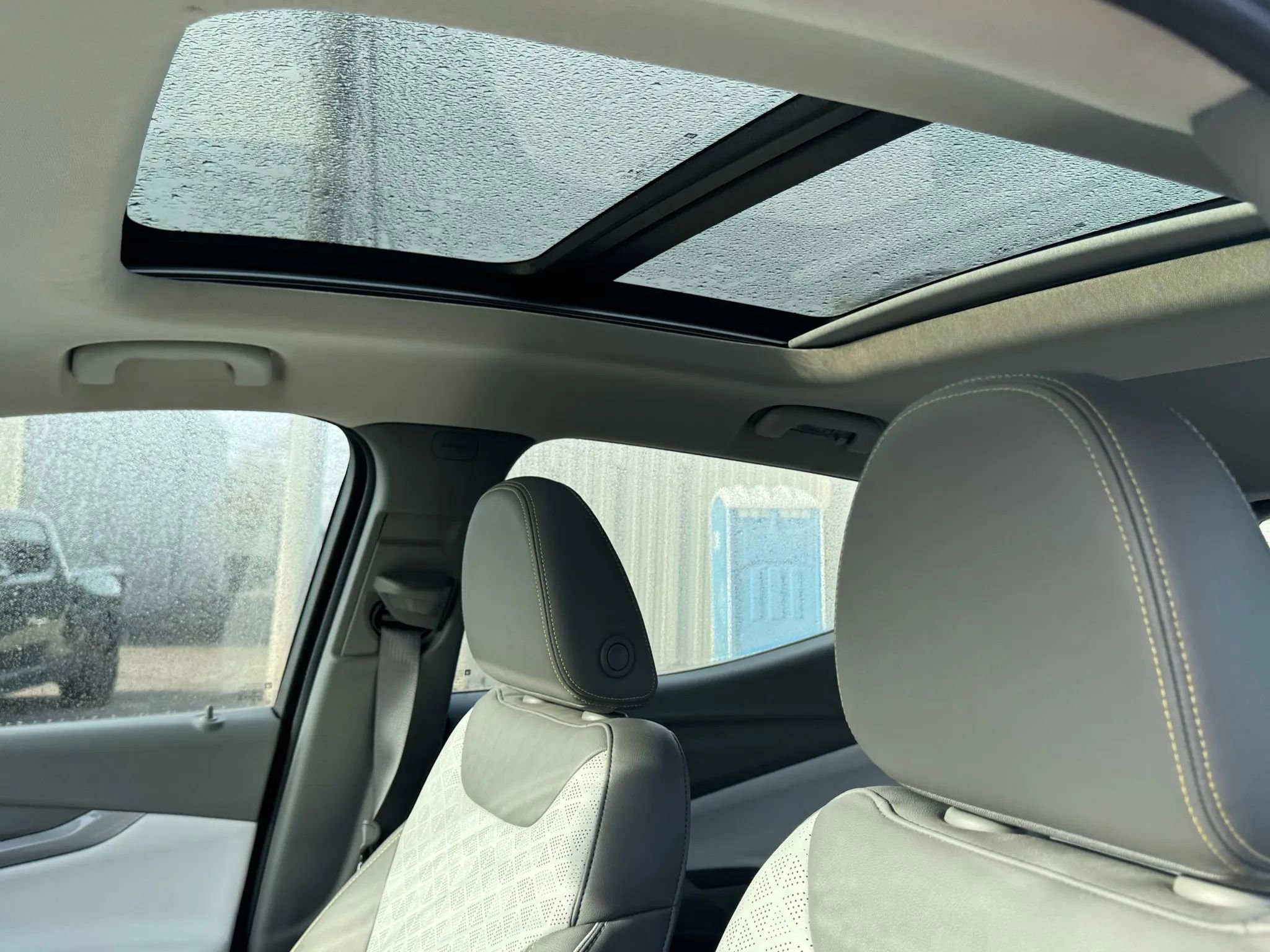 Used 2022 Chevrolet Bolt EUV Premier w/ Sun & Sound Package image 11