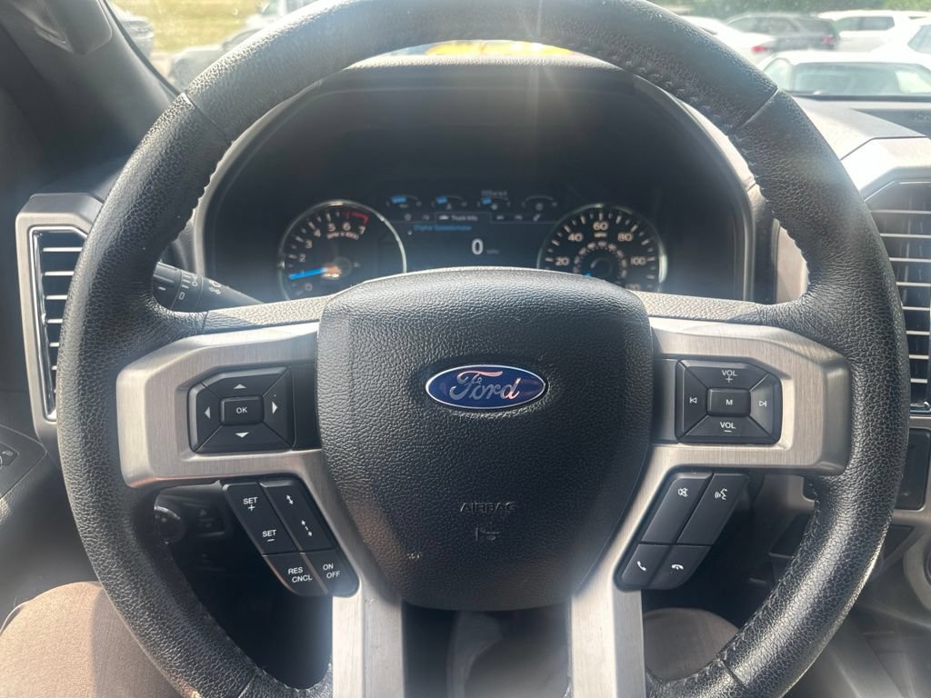 Used 2016 Ford F150 Platinum w/ Equipment Group 701A Luxury AWD/4WD image 28