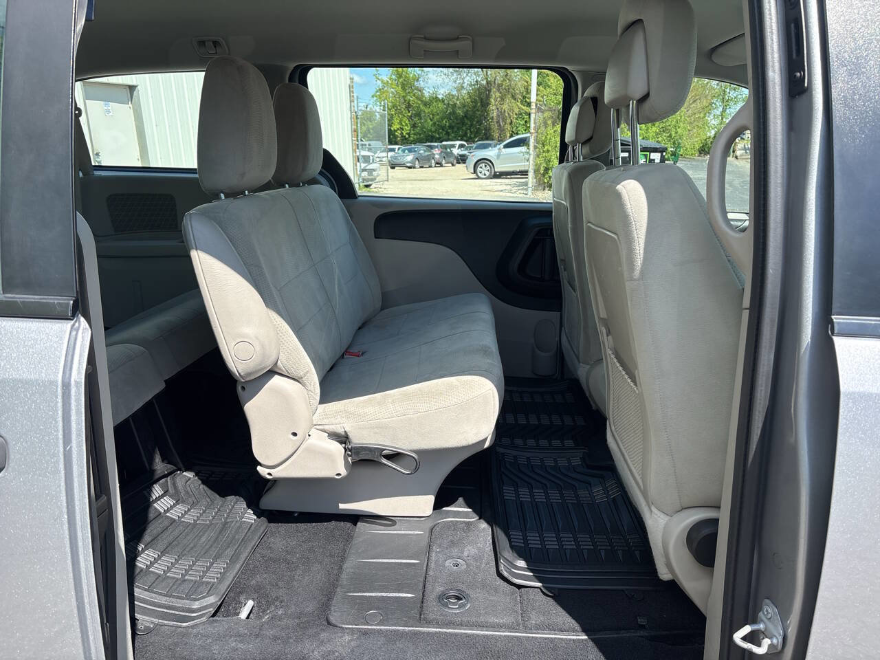 Used 2014 Dodge Grand Caravan American Value Package FWD image 23