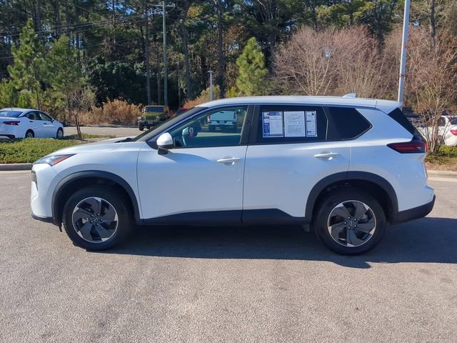 Used 2024 Nissan Rogue SV image 8