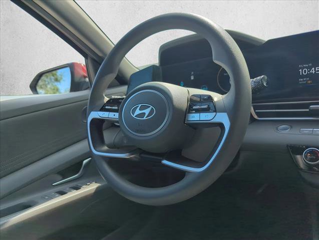 Used 2024 Hyundai Elantra SEL FWD image 28