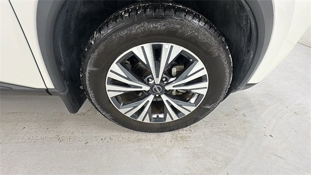 Used 2023 Nissan Rogue SV image 9