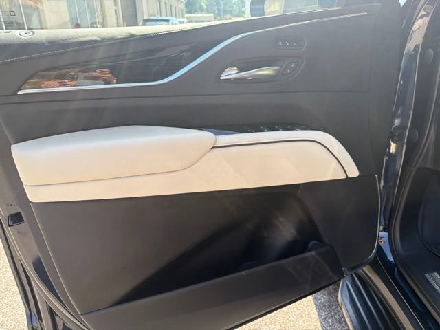 Used 2021 Cadillac Escalade Sport w/ LPO, Illumination Package RWD image 7