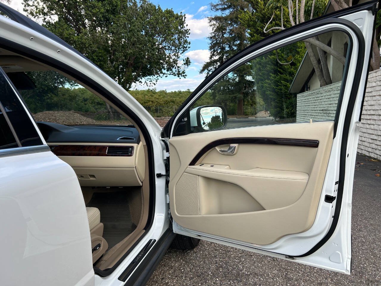 Used 2014 Volvo XC70 3.2 FWD image 34