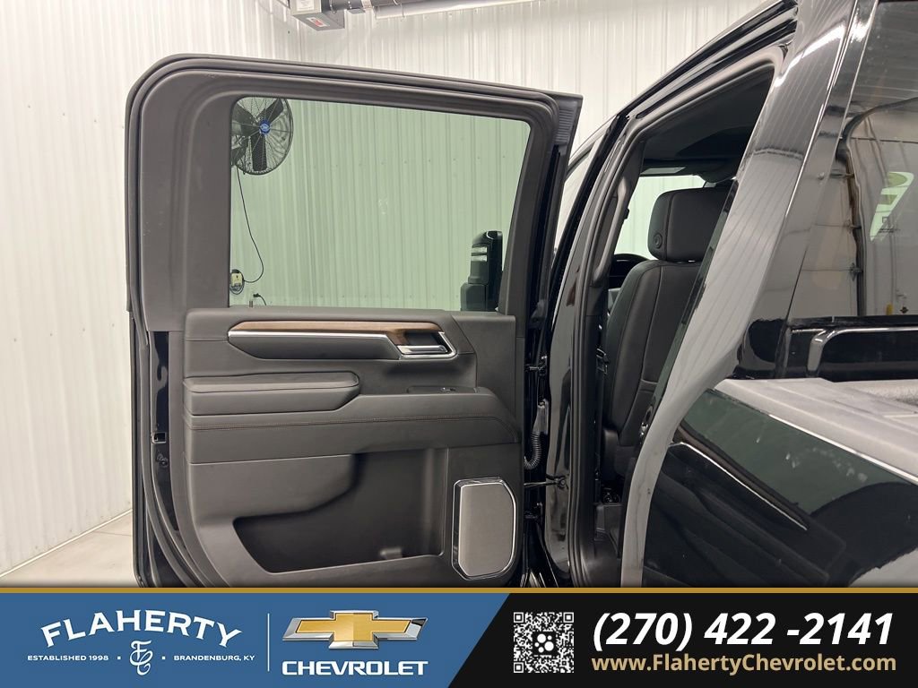 Used 2025 Chevrolet Silverado 2500 High Country w/ Midnight Edition image 10