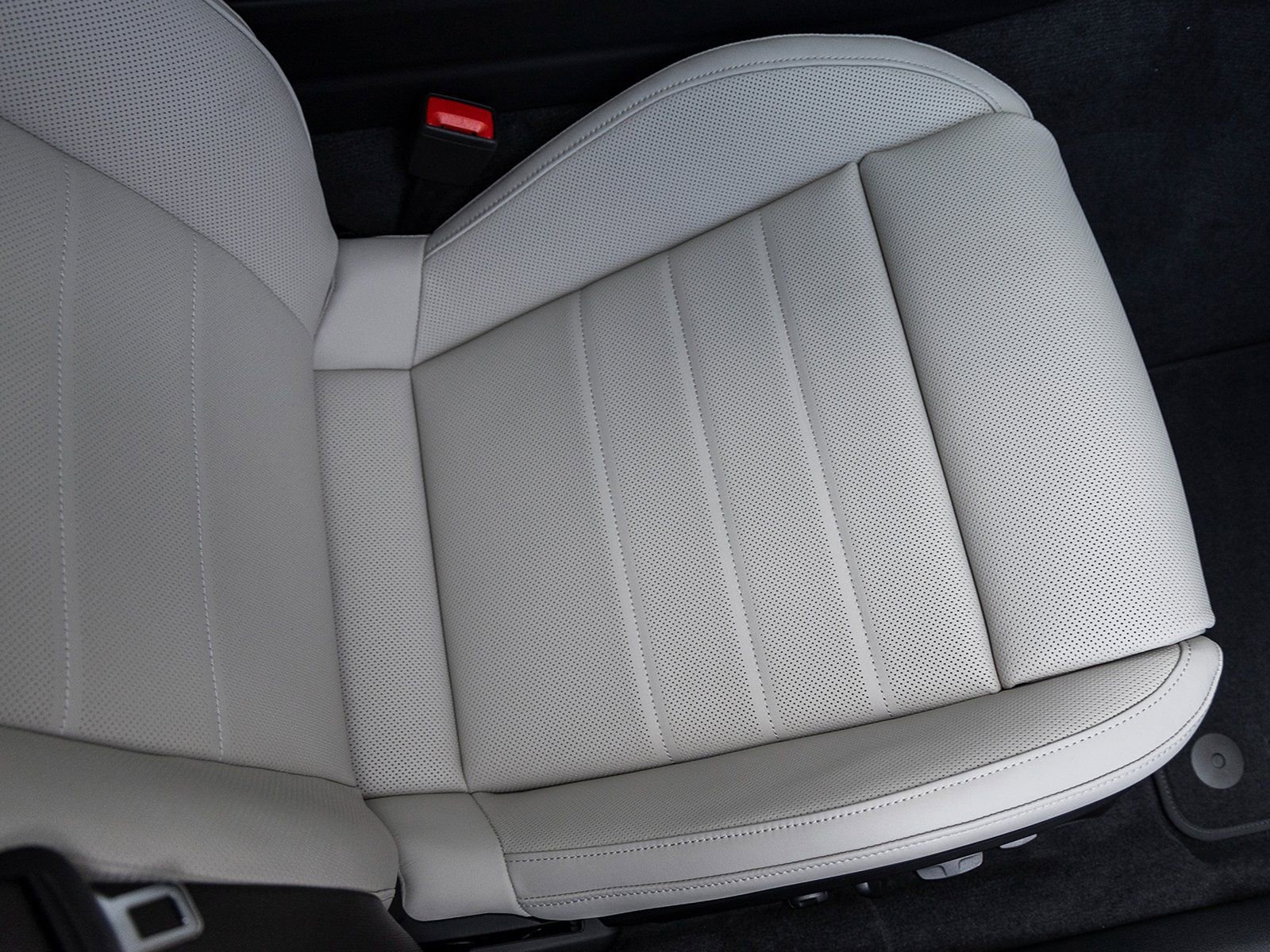 Certified 2025 Porsche Panamera 4 image 43