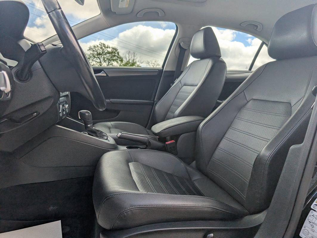 Used 2013 Volkswagen Jetta SEL FWD image 30