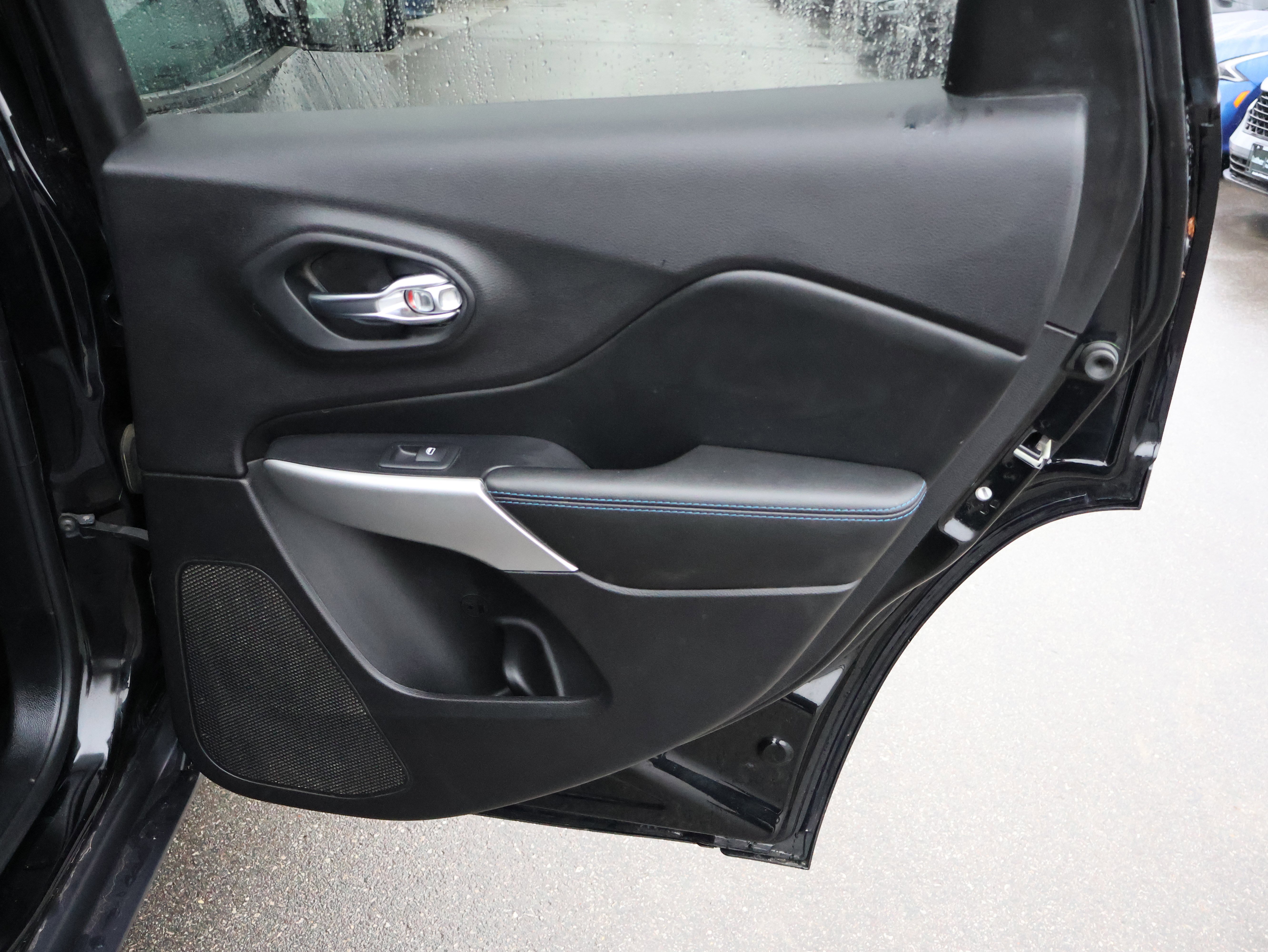 Used 2020 Jeep Cherokee Latitude image 13