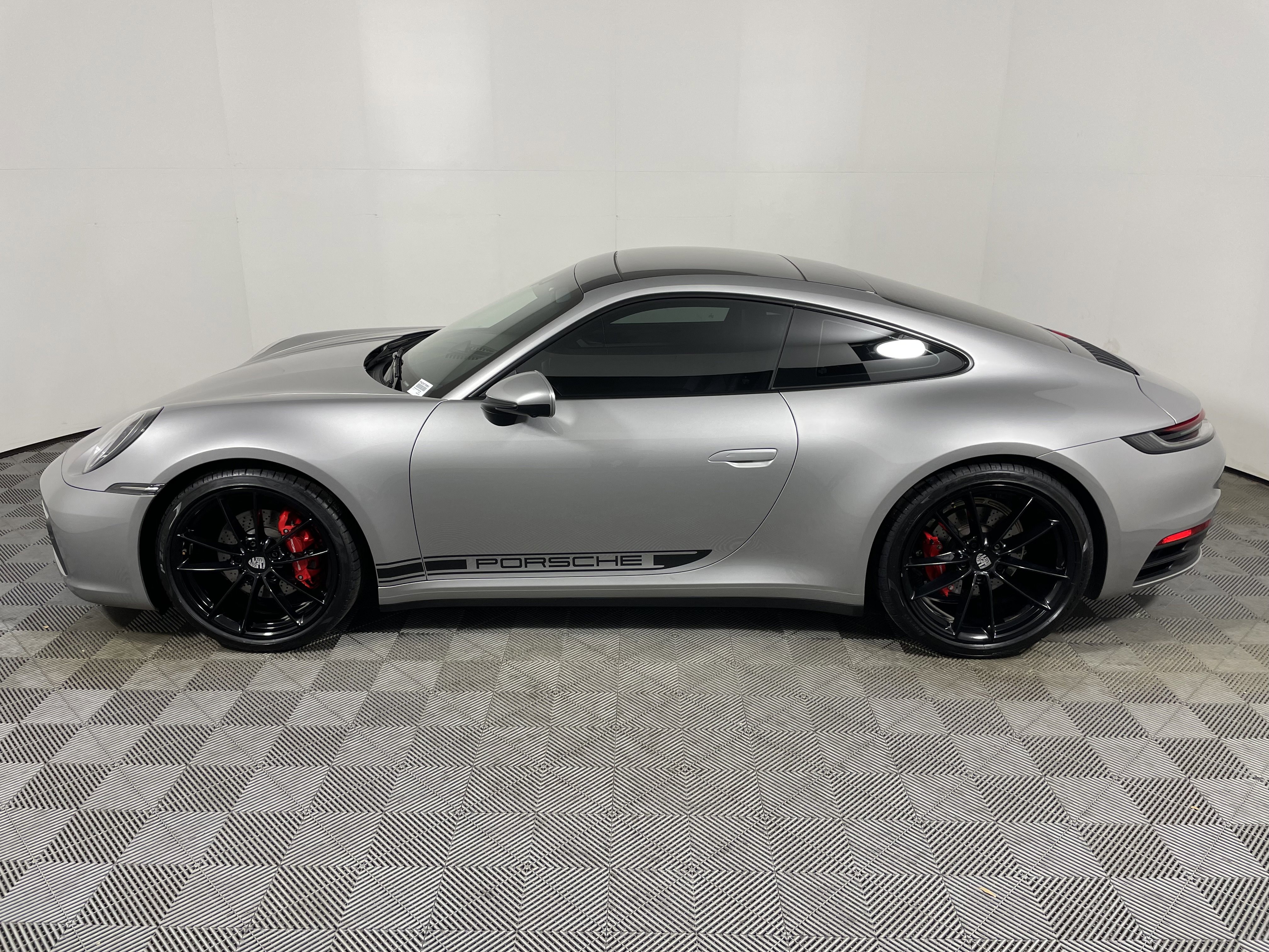 Certified 2024 Porsche 911 Carrera w/ Premium Package image 2