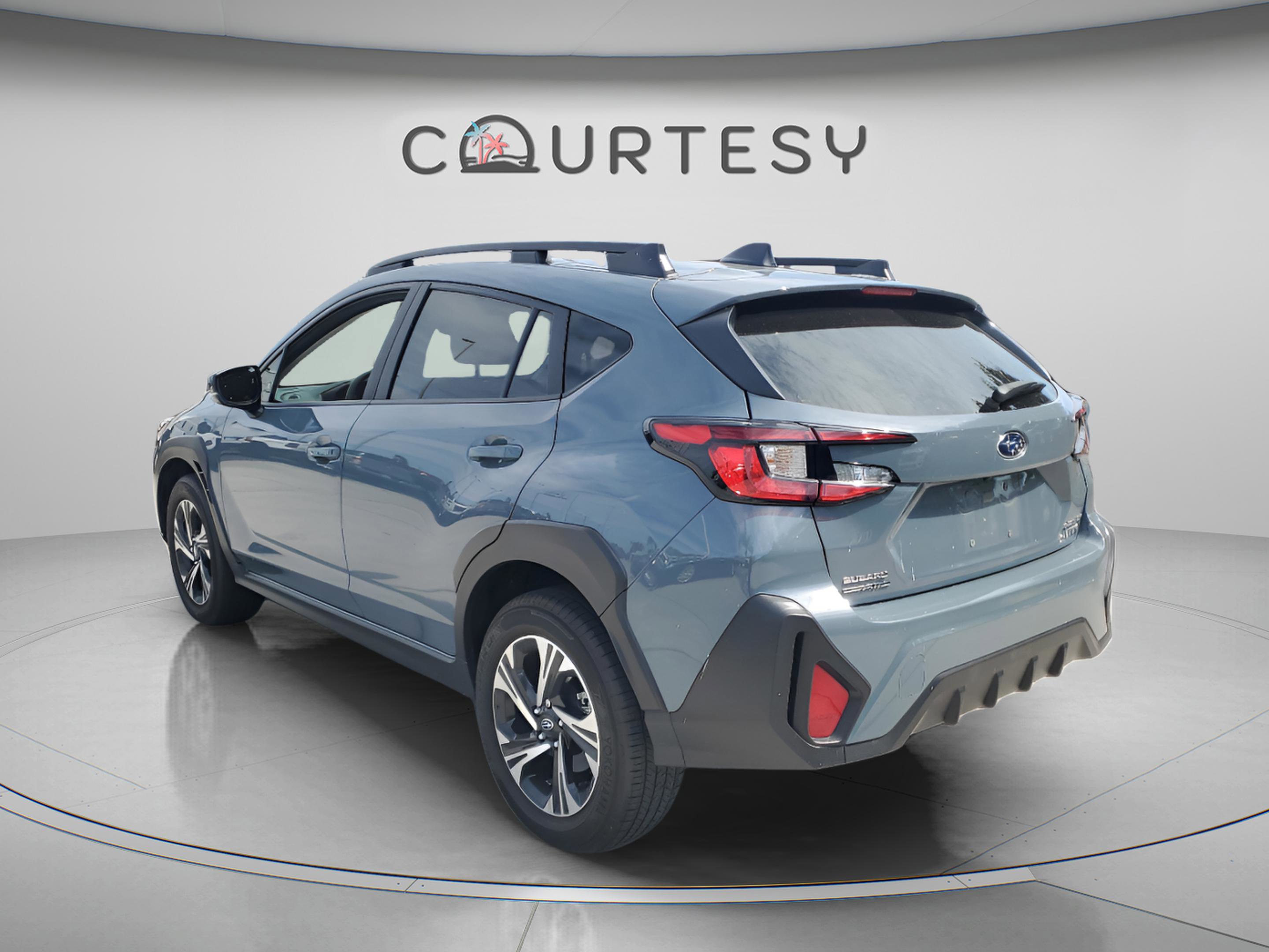 Used 2024 Subaru Crosstrek 2.0i Premium AWD/4WD image 2