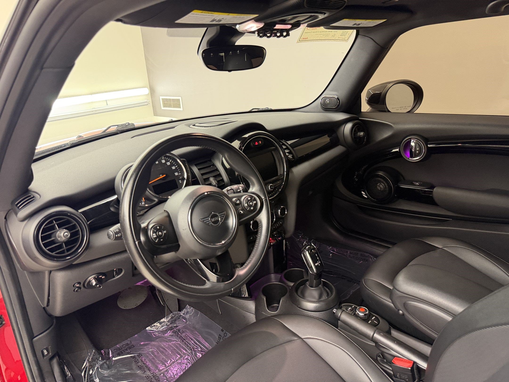 Used 2021 MINI Cooper 2-Door Hardtop FWD image 4