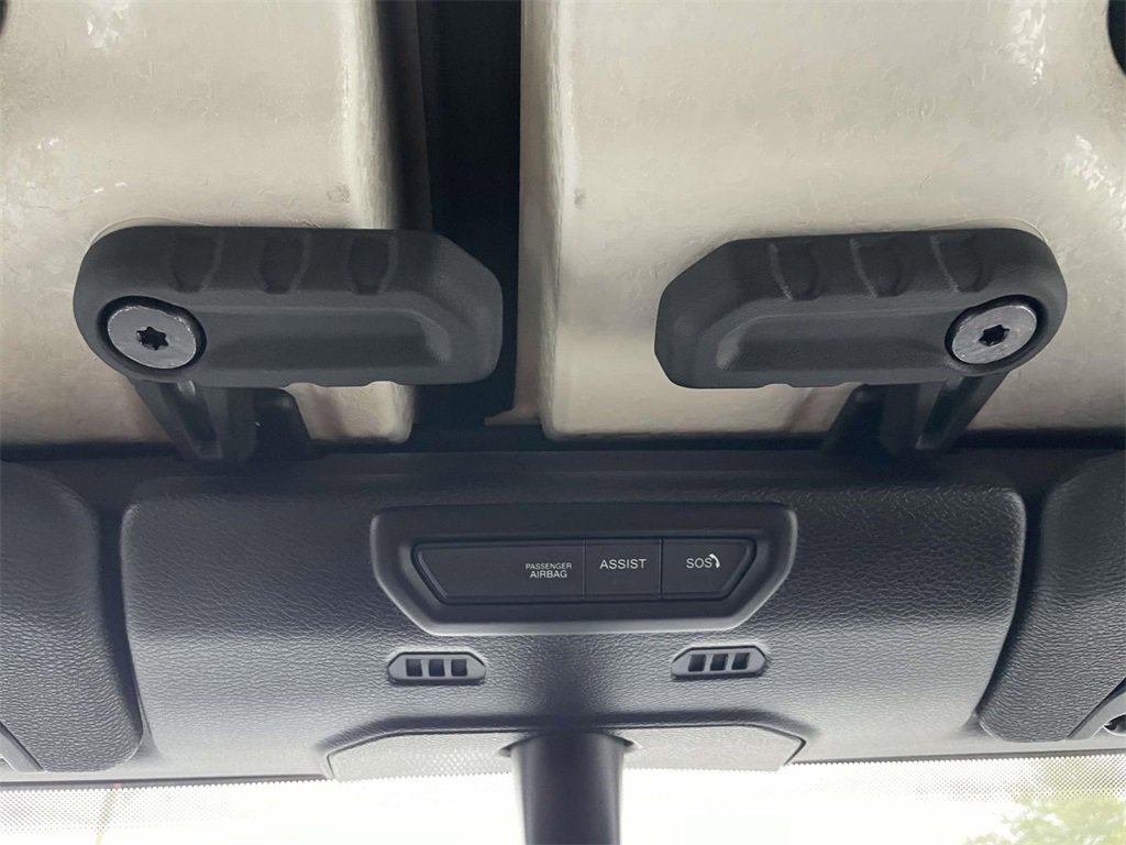 Used 2023 Jeep Wrangler Sahara image 32