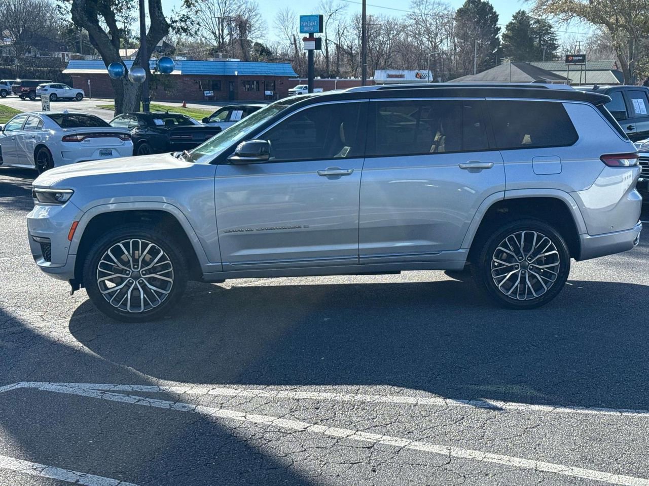 Used 2021 Jeep Grand Cherokee L Summit image 4