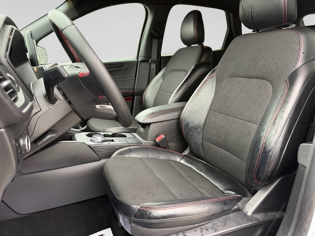 Used 2025 Ford Escape ST-Line Select AWD/4WD image 21