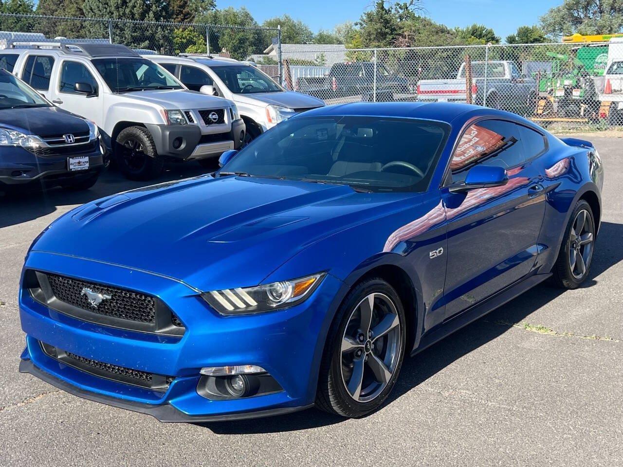 Used 2017 Ford Mustang GT RWD image 1
