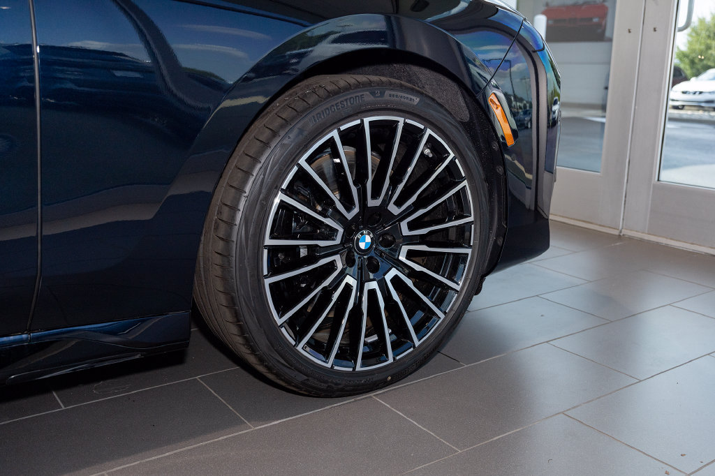 Used 2026 BMW 740i xDrive AWD/4WD image 4