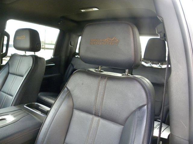 Used 2022 Chevrolet Silverado 1500 High Country w/ Technology Package image 18