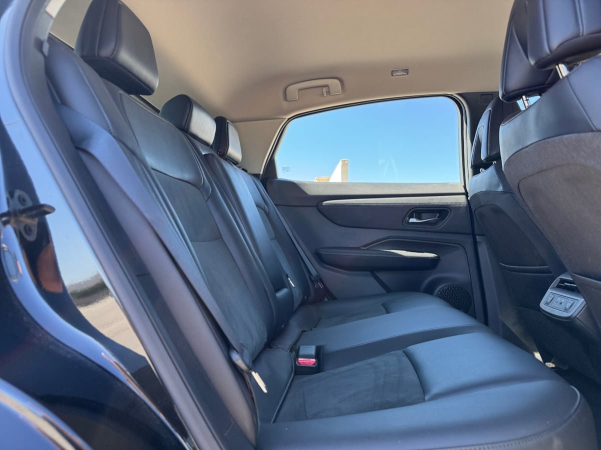 Used 2023 Nissan Ariya AWD image 18