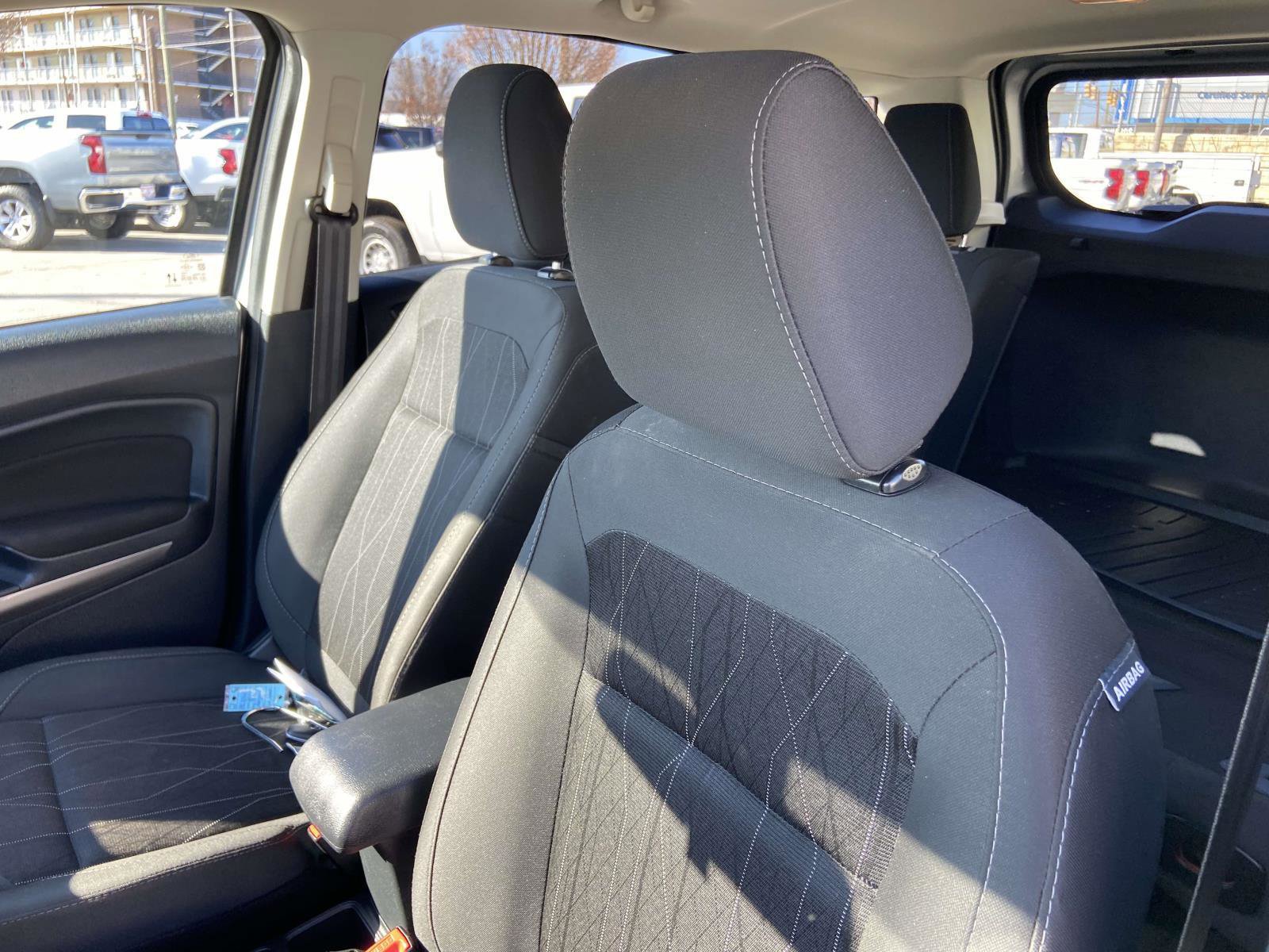 Used 2021 Ford EcoSport SE w/ SE Convenience Package image 8