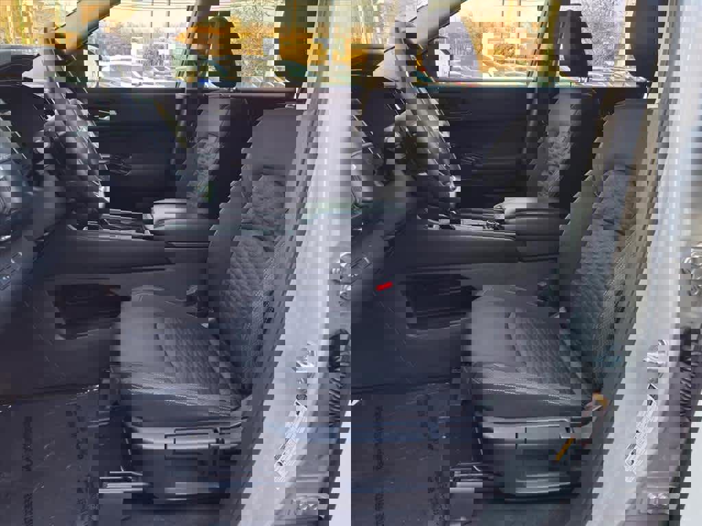 Used 2022 Nissan Pathfinder S image 16