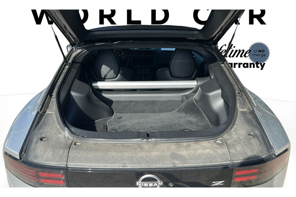 Used 2025 Nissan Z Performance w/ Floor Mat Package RWD image 9