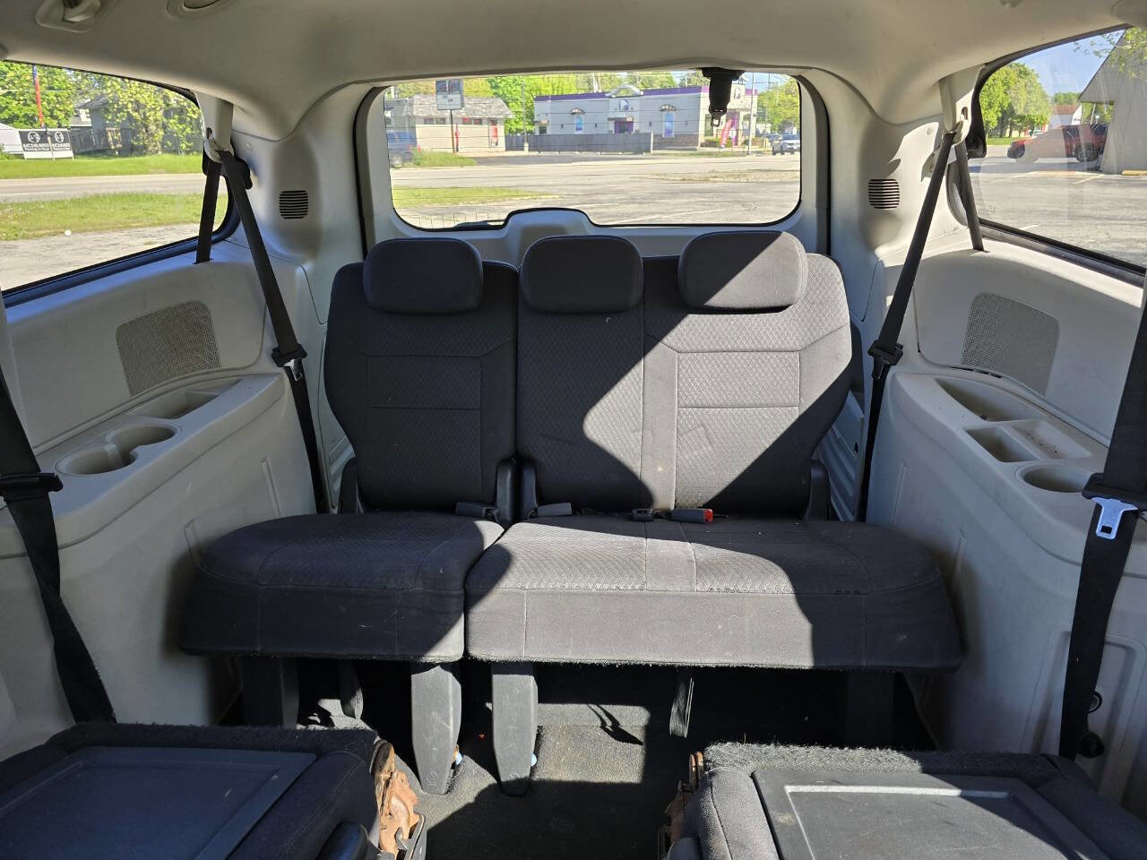 Used 2010 Dodge Grand Caravan SE image 9