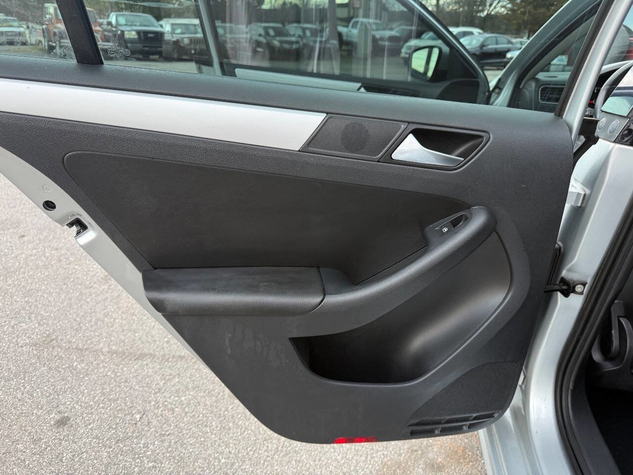 Used 2012 Volkswagen Jetta TDI image 18