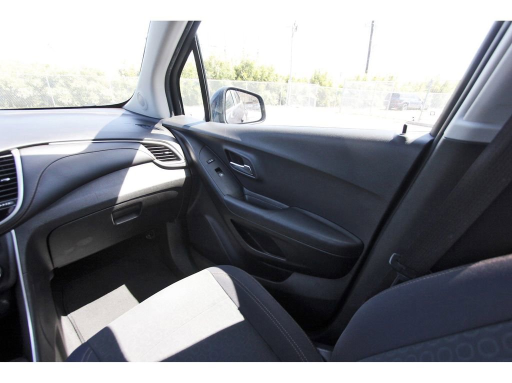 Used 2019 Chevrolet Trax LS w/ Tint and Cruise Package FWD image 11