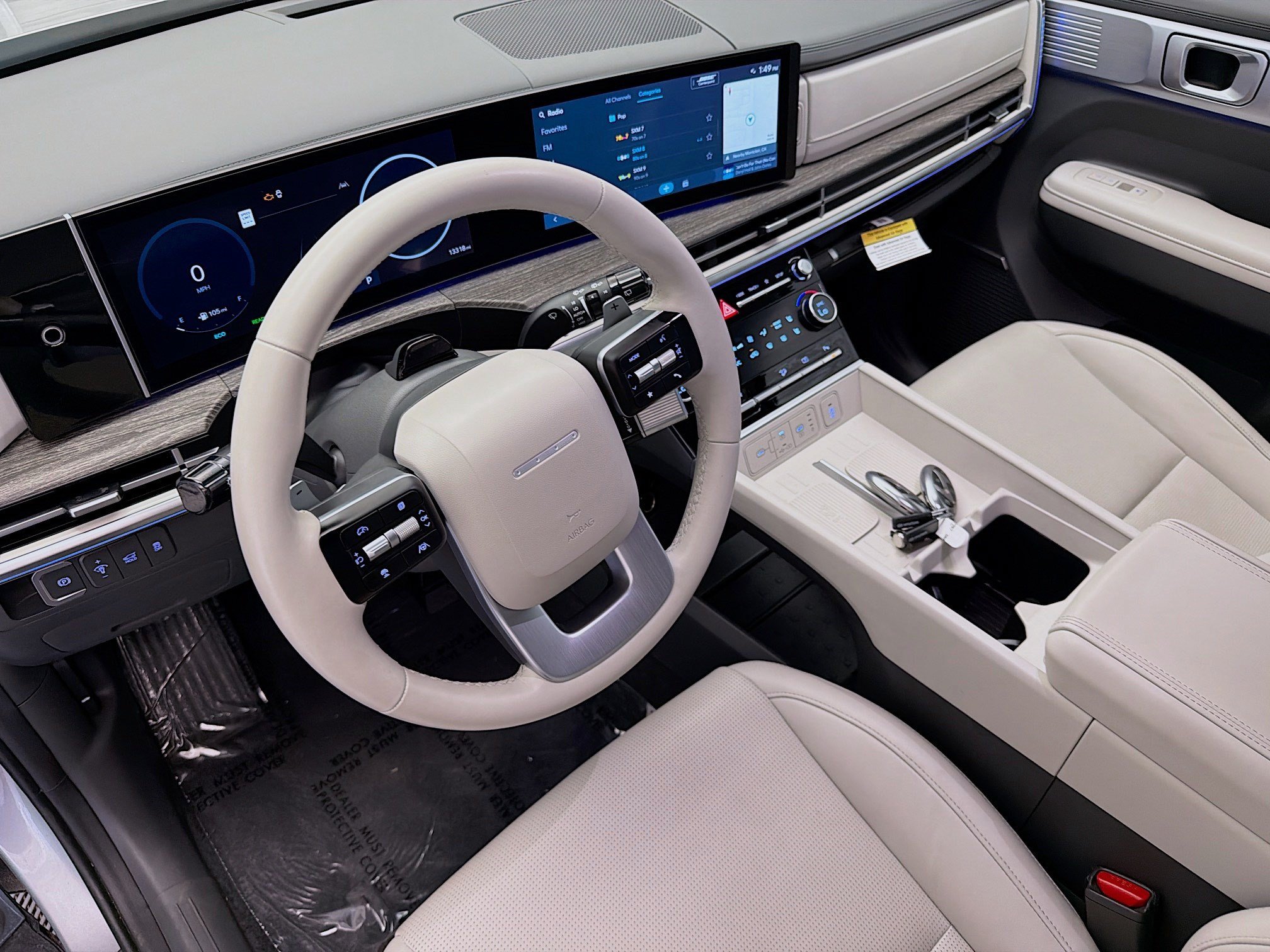Used 2025 Hyundai Santa Fe Limited FWD image 7